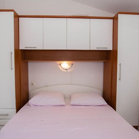 Apartments Bartul Sućuraj Zimmer foto