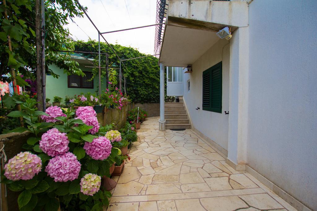 Apartments Bartul Sućuraj Exterior foto