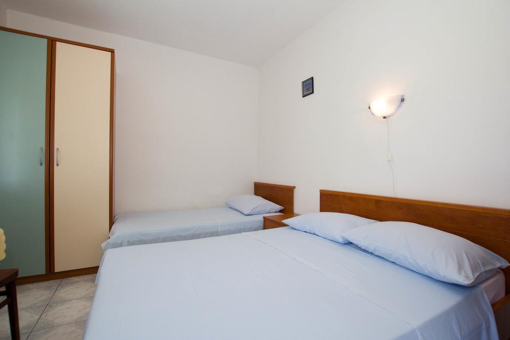 Apartments Bartul Sućuraj Exterior foto