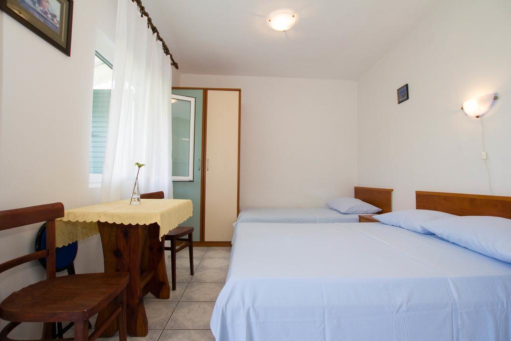 Apartments Bartul Sućuraj Exterior foto